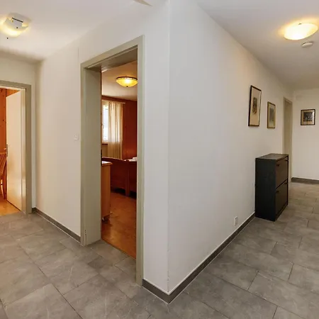 Lejlighed Shangri La By Interhome *